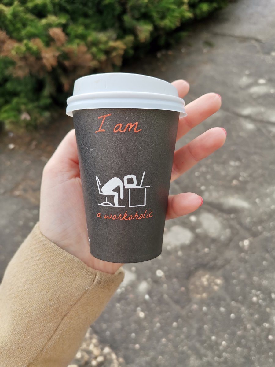 KatagawaG's tweet photo. Oh no this cup got me https://t.co/eUVe8V3XEj