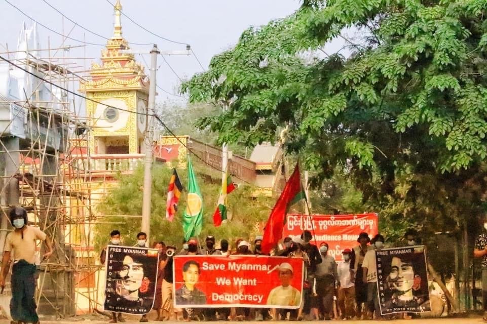 So far, 22 people have been killed in #Myingyan, and last night the coup regime’s armed forces arrested people, but this morning (Apr 3), people have again come out to protest the military dictatorship.  #WhatsHappeningInMyanmar