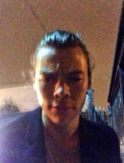 quackity4k's tweet image. You got me, Dream! Found this phone on the ground. Haha.