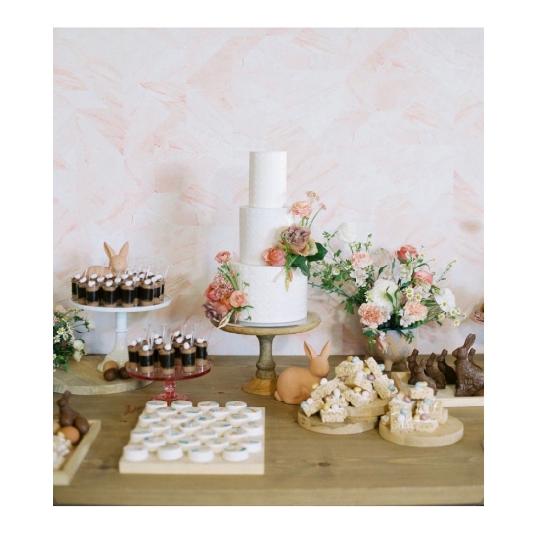 elliesanderson1's tweet photo. 🐤 EASTER 🐤

The Easter wedding inspo is in full swing! How cute is this desert table with all the little bunnies?

Would you consider an Easter themed wedding?

#easter #easterwedding #elliesanderson #bridetobe #effortlessyou #2021bride #2022bride #weddinginspo https://t.co/0oVC7A5EcC