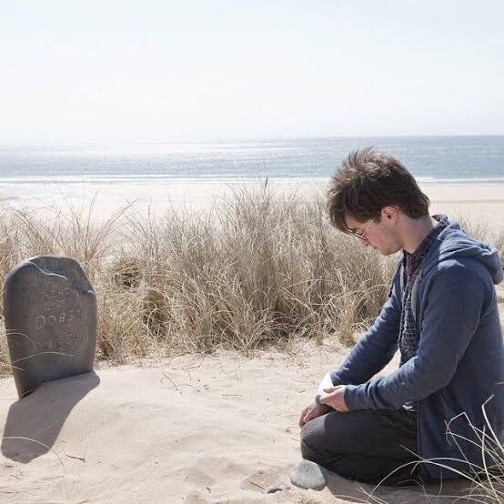 "Ağlama bu sadece bir sahne."

Sahne: