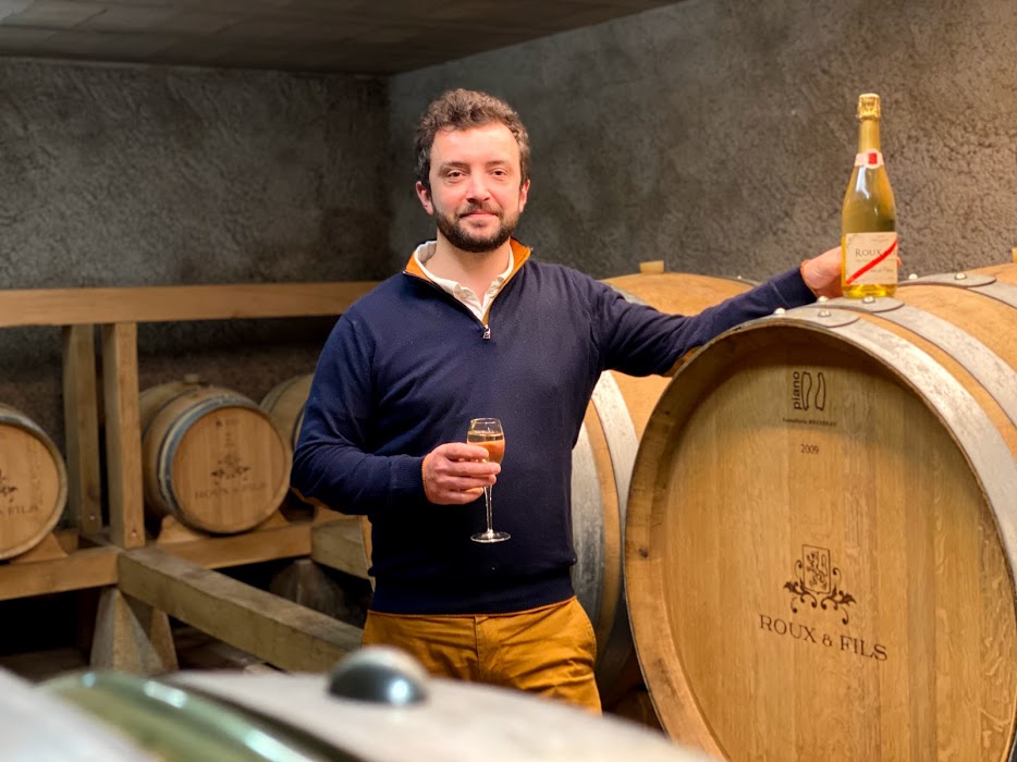 OTBelley_BB's tweet photo. Portrait de viticulteur du #Bugey : François Roux du Caveau Roux&amp;Fils à Saint-Champ Chatonod (Magnieu) et son produit coup de cœur : la cuvée fût de chêne, entra brut, 100% Chardonnay vendangé manuellement.
#vin #lainpourvous
https://t.co/rFMryQSB7l https://t.co/AdDtozp6dw