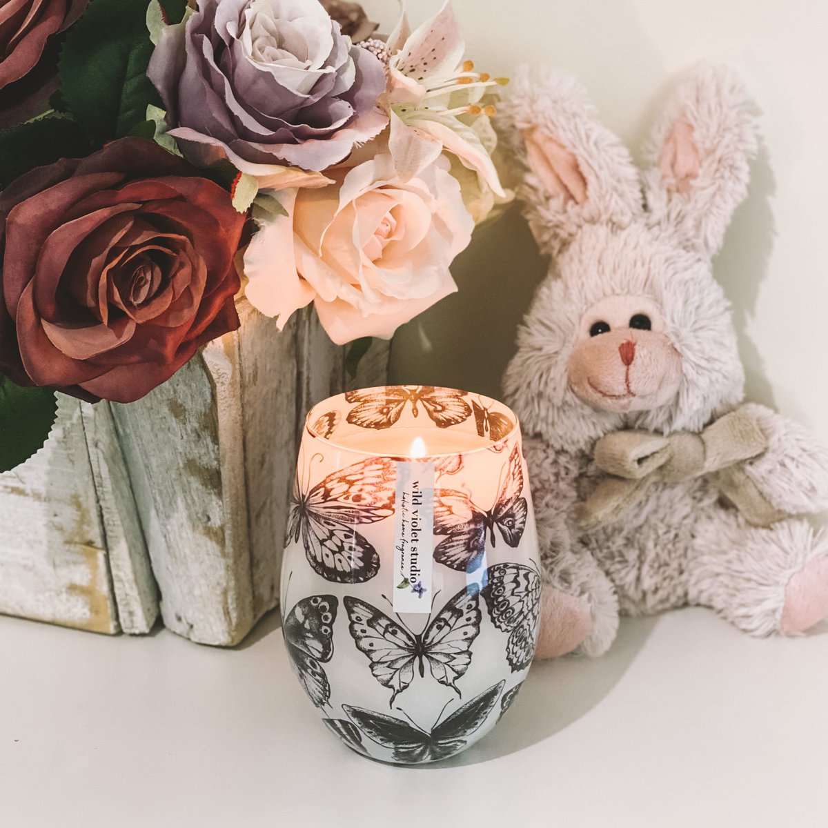 aussiecrystals's tweet photo. Bunny & Butterflies #happyeaster from #wildvioletstudio #butterflies #candle #candlecompany #candlesaustralia https://t.co/0guQLbw5b1 https://t.co/OjAc2TwHGc