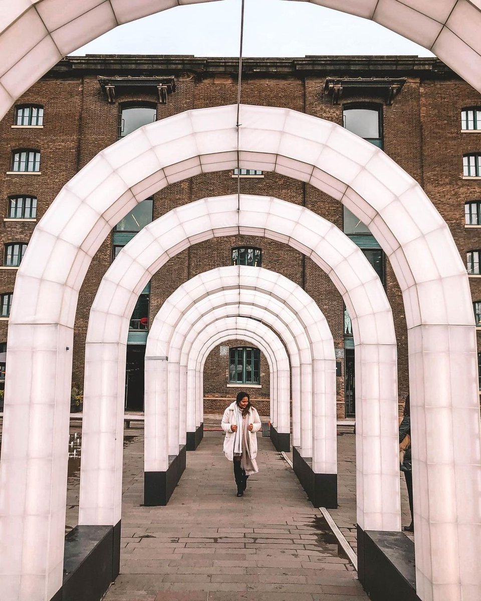 kingscrossN1C's tweet image. There&apos;s light at the end of the tunnel. 💛 

We love this throwback to #SpaceFrames in the heart of #GranarySquare.✨ What&apos;s been your favourite installation at #KingsCross?