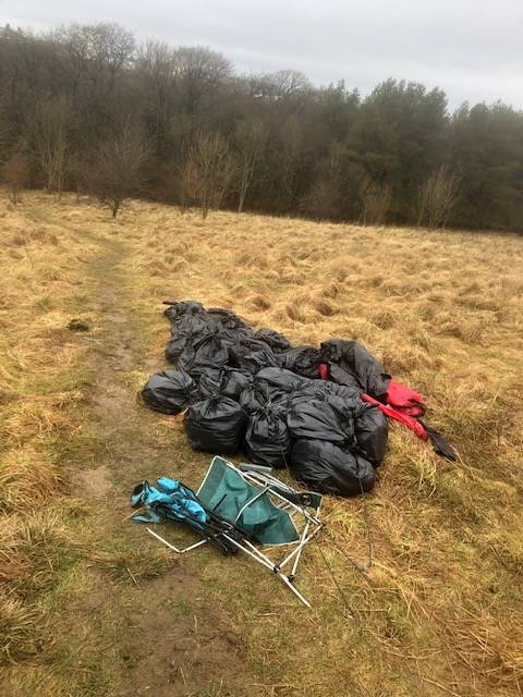 PSOSLanarkshire's tweet image. These were taken by the rangers at #CalderglenCountryPark showing the amount of rubbish collected from one of the spots where people congregated over a single weekend

This is becoming a REAL issue in the community parks and it's ruining them for everyone

#TakeItHome