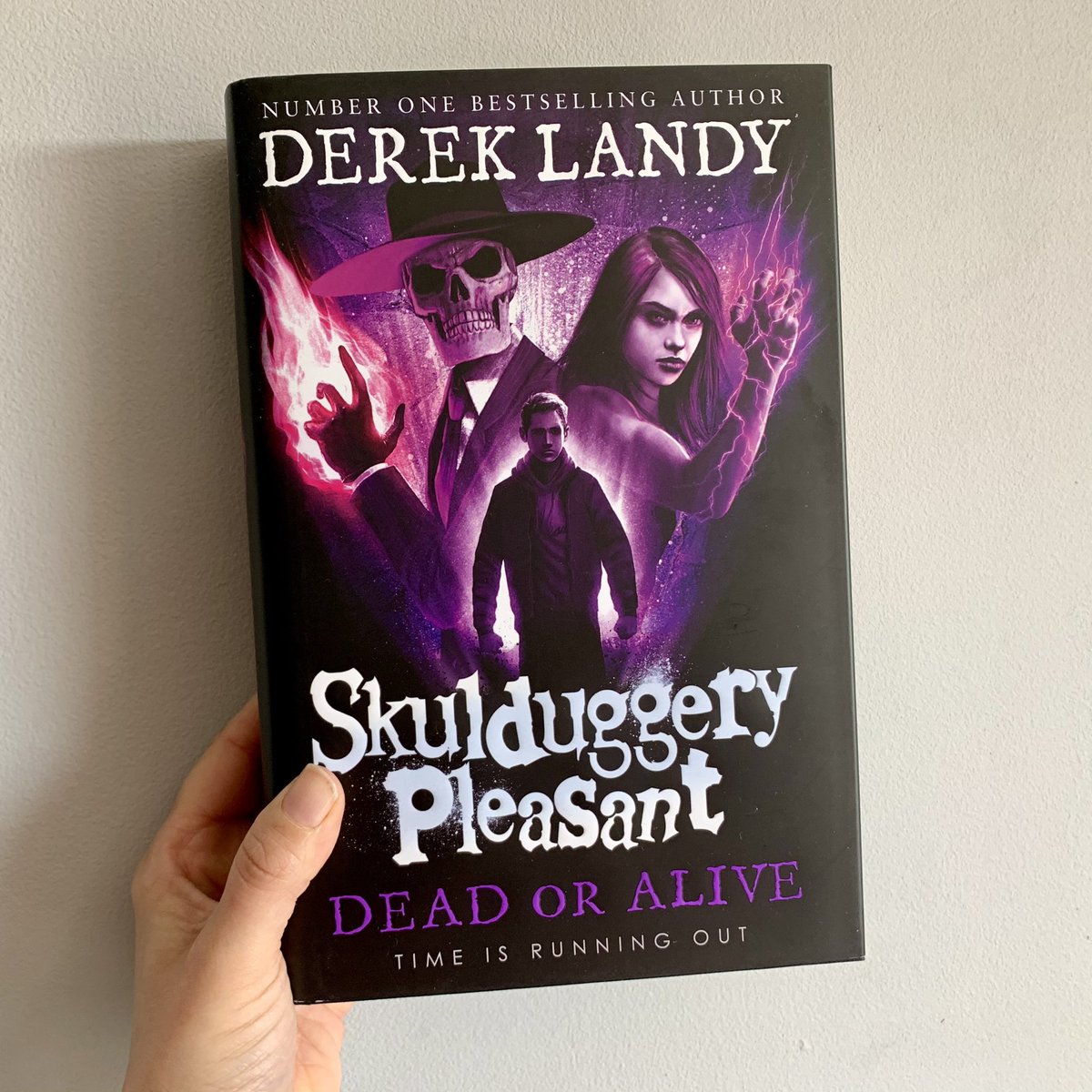 BookSuperhero2's tweet image. Well that’s #BookBoy’s reading for the #Easter  holidays taken care of! The penultimate instalment in the brilliant #SkulduggeryPleasant series has arrived and things are getting serious. 11+ #DeadOrAlive @DerekLandy Thank you @HarperCollinsCh