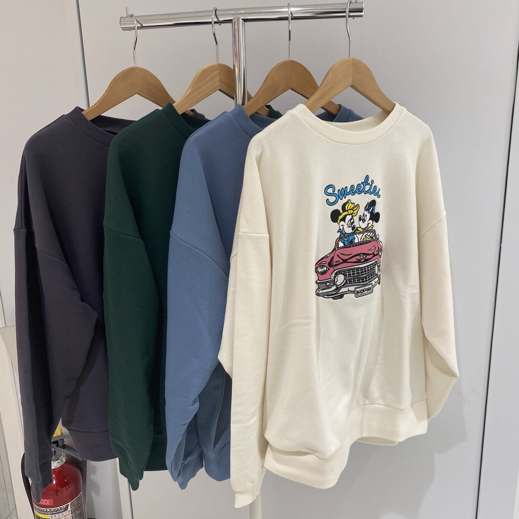 Wego 調布パルコ店 Ladies Item 別注disneyシシュウプルオーバー 3 599 2 599 Size F T Co Wyqgescwdy アプリクーポン利用で特別価格 アプリダウンロードはこちら T Co Hgjs6qkhpg 調布parco Wego Disney