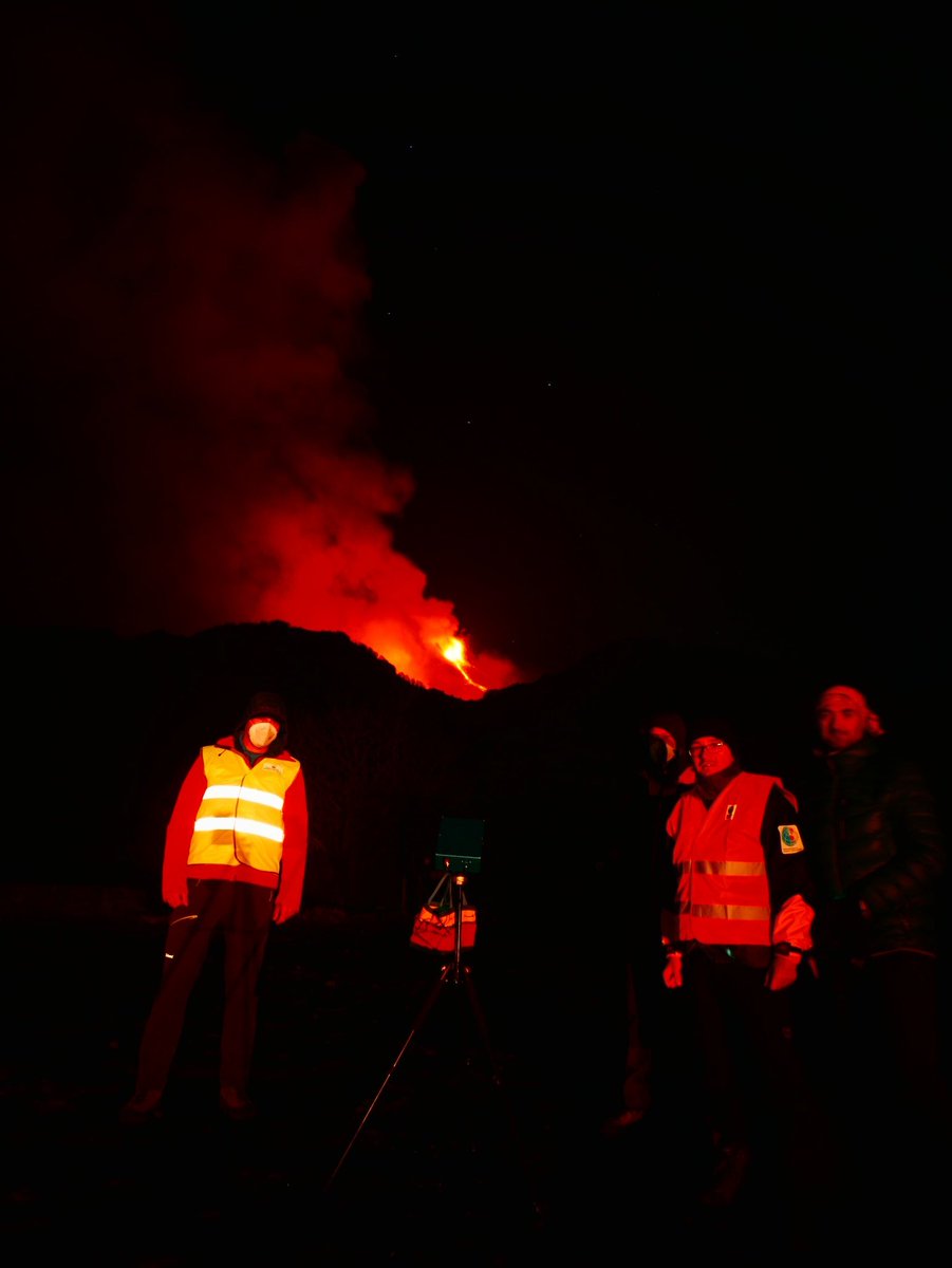 VISTA_EO's tweet photo. Thanks to all #ingv colleagues for this great experience at #Etna volcano!
@LoreGuerrieri @PolifemoSte @TR_Volc @Simona_Scollo @Pg_Scarlato 

@trecarte @LucaMerucci @airesEO @ingv_president @INGVvulcani @Richi_Biondi @MATT__PI @ilaria_petracca @DavideDeSanti17 @etnaboris https://t.co/U809HHBTMC
