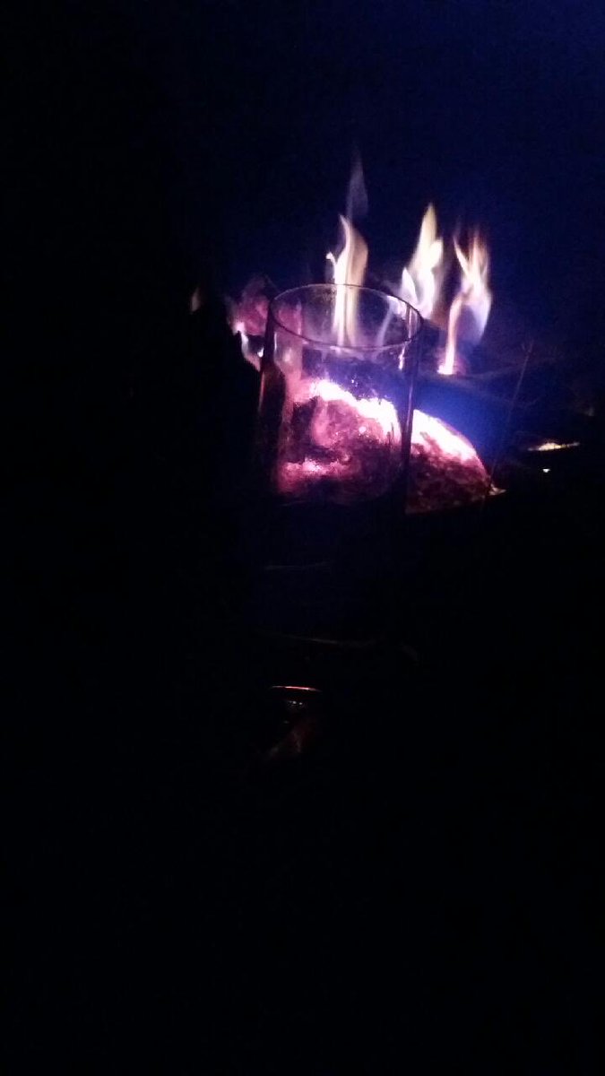 After a challenging few months, an evening round the fire pit with good friends was just what I needed. 🥂🍾🔥