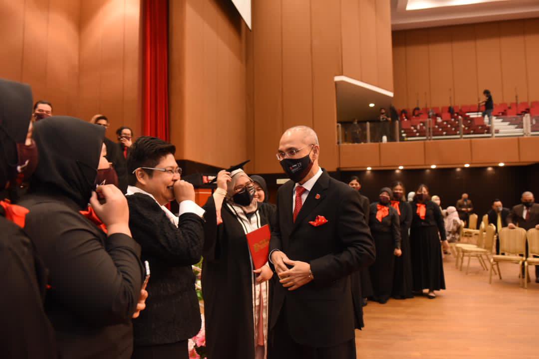 MohdShukriYajid's tweet photo. Entertaining show put up by MSU choir team during MSU 27th Convocation. Good performance by everyone! Thanks &amp; congrats @MSUmalaysia #MSUconvo27 https://t.co/24lvltKUzn