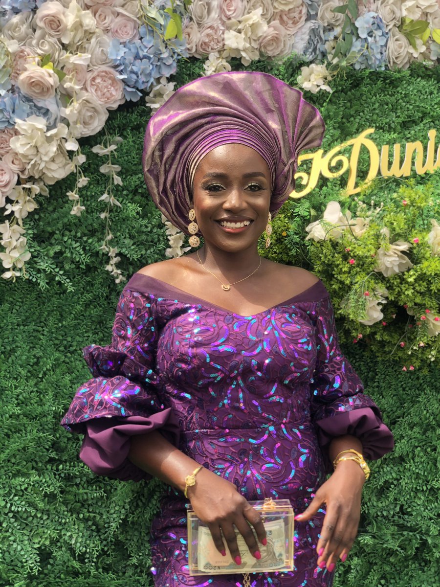 iamtolulope_o's tweet photo. Bride’s sister https://t.co/apF7zPBzrE