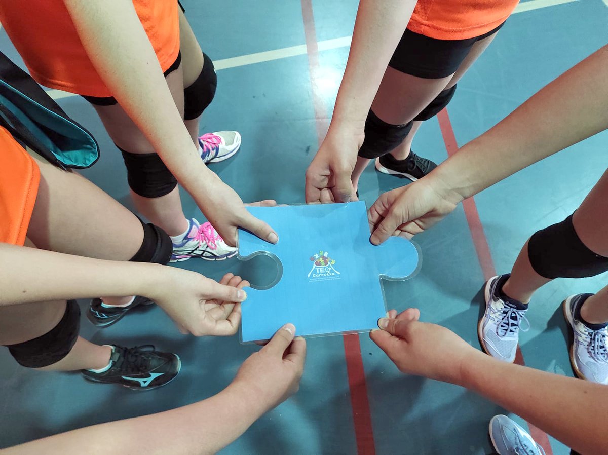 Ajuntament d'Olot (@olotuit) on Twitter photo 🧩🙋🏽♀️ L'#esport és cosa de totes i tots i així ho demostren des del <a href="/VOLEIOLOT/">CLUB VOLEI OLOT</a> que s'han sumen a la campanya d'<a href="/EsportsOlot/">Esports Olot</a> en suport a les persones que pateixen autisme i en defensa de l'#esportinclusiu.
➡️ bit.ly/DiaMundialAuti…
#femciutat #EsportsOlot #Olot #AjuntamentOlot 🧩🙋🏽♀️ L'#esport és cosa de totes i tots i així ho demostren des del <a href="/VOLEIOLOT/">CLUB VOLEI OLOT</a> que s'han sumen a la campanya d'<a href="/EsportsOlot/">Esports Olot</a> en suport a les persones que pateixen autisme i en defensa de l'#esportinclusiu.
➡️ bit.ly/DiaMundialAuti…
#femciutat #EsportsOlot #Olot #AjuntamentOlot