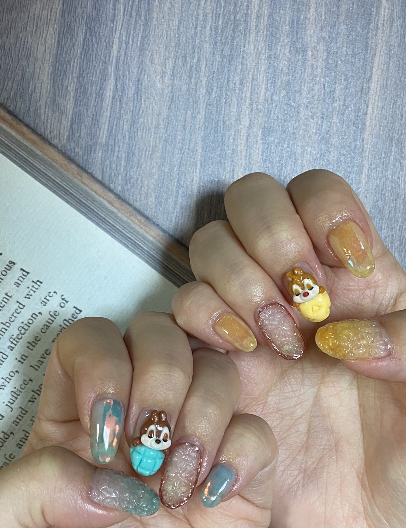 ひなた 鬼滅 ディズニーネイル 切子風ネイルはまた夏にやりたいなぁ ネイル工房 Nailkoubouu ネイルタウン セルフネイル ジェルネイル セルフジェルネイル クレイジェル 鬼滅の刃 鬼滅ネイル ディズニー ディズニーネイル チップと