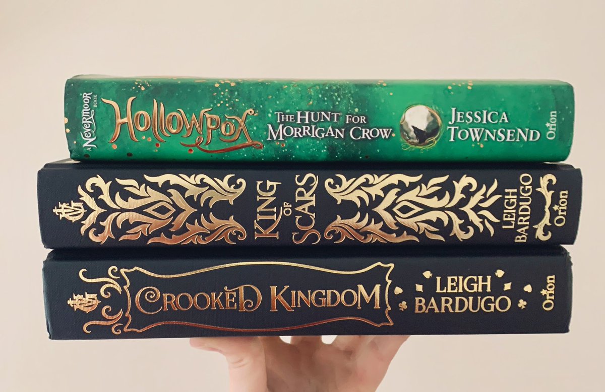 writinghideout's tweet photo. It’s an #EasterReadathon update! So far I’ve...
✨ re-read Crooked Kingdom
✨ started King of Scars
✨ currently about half way through Hollowpox
Hoping to finish KoS today, and hopefully Hollowpox too! 📚 https://t.co/hMDRpRYmTH