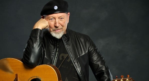 Happy Birthday to Richard Thompson, 72 today. 