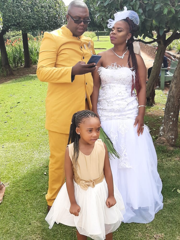 Maneno82's tweet photo. My wedding anniversary and renewal of vows, what  a wonderful day, thank you Lord for making this day possible. https://t.co/L2VvXaJQ1j