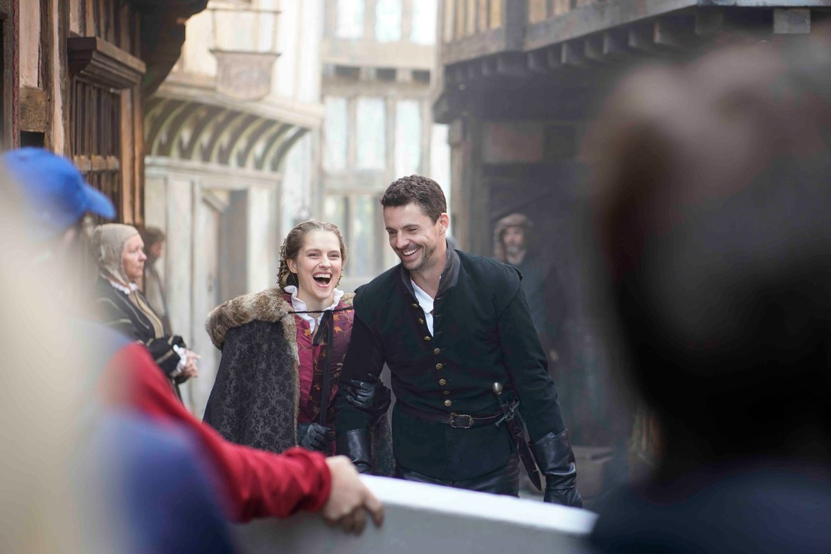ADiscoveryOfWTV's tweet photo. Join us in wishing a massive HAPPY BIRTHDAY to Mr Clairmont himself, Matthew Goode!!! 🎉🧛‍♂️🏌️‍♂️
#MatthewGoode https://t.co/mH0ehpUzn1