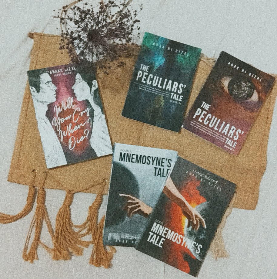 BespectacledAi's tweet photo. My muses for today 🍂📸

To the creator of this beautiful arts and jewels Happiest Birthday ate @demdemidemii ! Heres for more books and long journey ahead! 🥂

#anaknirizal #thepeculiarstale #mnemosynestale #willyoucrywhenidie? https://t.co/mVUJI2UOtM