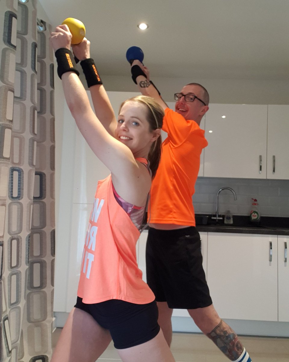 EasierRun's tweet image. After a week off we were back on it this morning. 8.30am Kettlecise with the amazing Cat.
It does feel good to know your done &amp;amp; dusted by 9.30am &amp;amp; that we can now switch off. We may even treat ourselves to an easter egg or 2.
Happy Easter folks, enjoy the weekend #Kettlecise