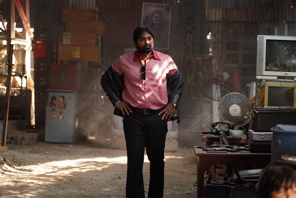 @VijaySethuOffl @masseysahib @santoshsivan @imsanjaimishra @SachinSKhedekar @RanvirShorey @iprashantpillai @shibuthameens @hridhuharoon @riyashibu_ #Mumbaikar

Vijay Sethupathi 😍