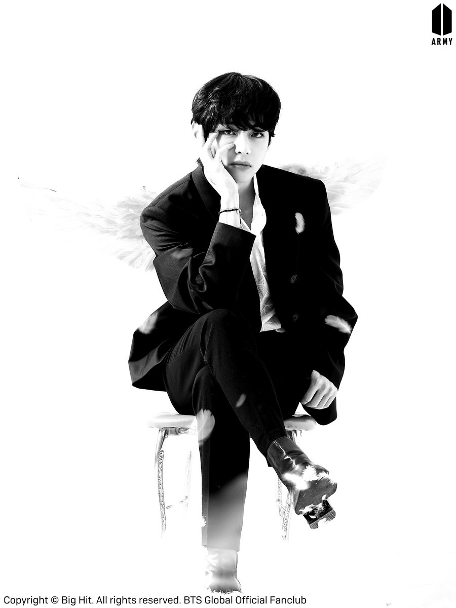 Ritumani9's tweet photo. @archivefortae He looks like a famous art work😍😍😍...he doesnot look like real ...😥😥 https://t.co/e3wSC3YDZw