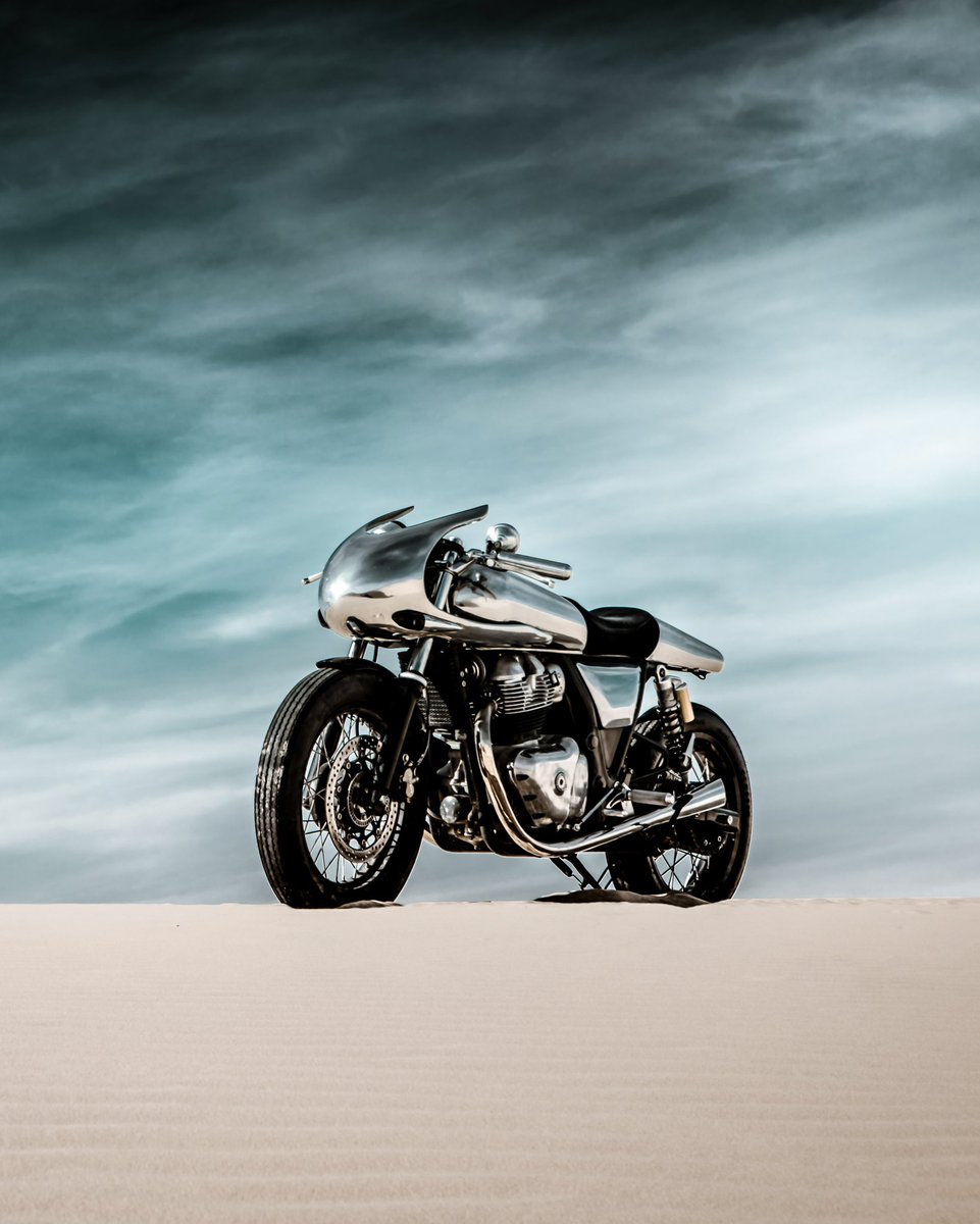 royalenfield's tweet image. How do you build a bolt-on kit that dramatically transforms a motorcycle as if it's a grounds-up custom? You go the Bandit9 way and build Jaeger, the space-age build based on the #ContinentalGT650

Watch the video:
youtu.be/PNaLu6K_6gw

#RoyalEnfieldCustom #RoyalEnfieldTwins