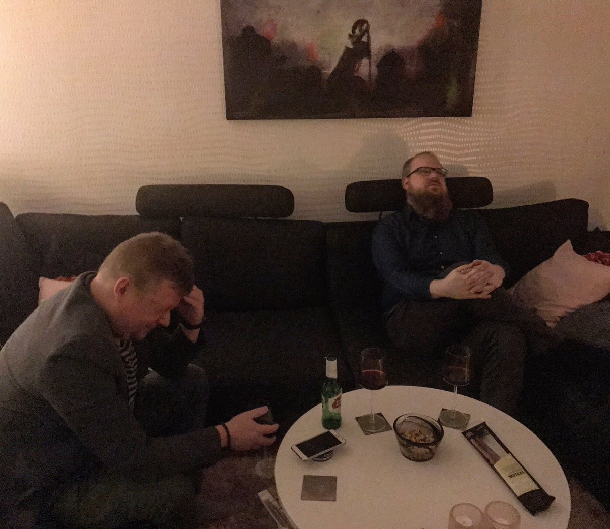 mbrossonmicael's tweet photo. En dokumentär om nerver... #flaskan #sobrilmännen #vitarockar #timråstormen #viskauppigen #timraik https://t.co/Za5ks3vAxo