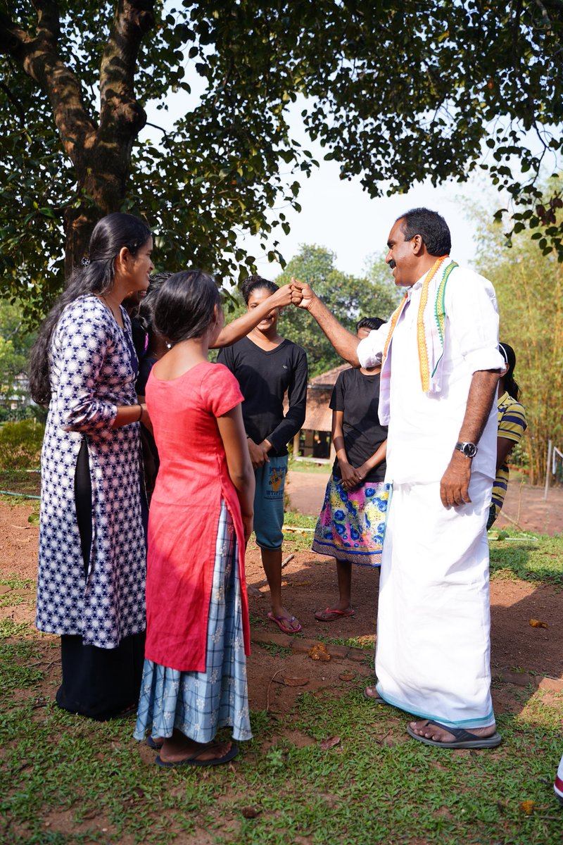 aluvamla's tweet photo. പര്യടന വേളയിൽ...
#എന്നും_ഒപ്പം_സാദത്ത് 
#together 
https://t.co/QwaiEGtAFm https://t.co/ys1ZmZBEcK