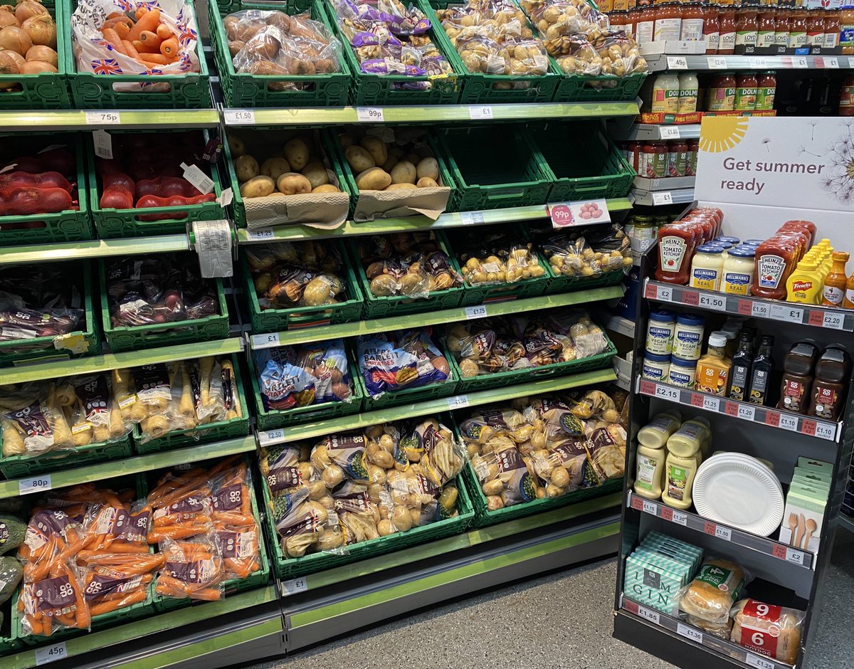 I love to see it 😍 Produce looking banging 👌🏼 Ready for the weekend!  #Perfectproduce 🥦🍇🍏🥔 #BankHolidayWeekend @ Hickings Lane Coop #Stapleford #Nottingham 
 @ChrisBe73178233