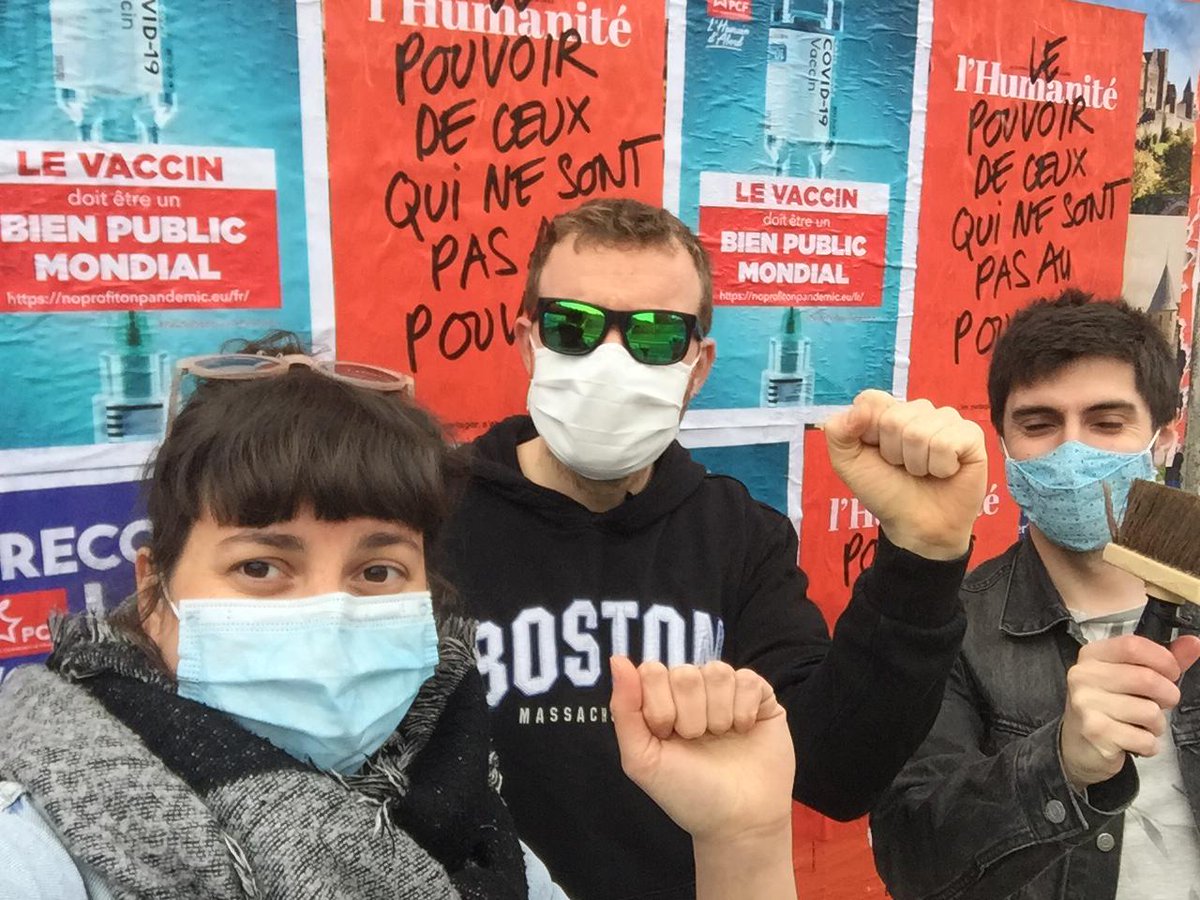 PcfNancy's tweet photo. Campagne @PCF pour la levée des brevets sur les vaccins ✊ https://t.co/vQmebAmWM9