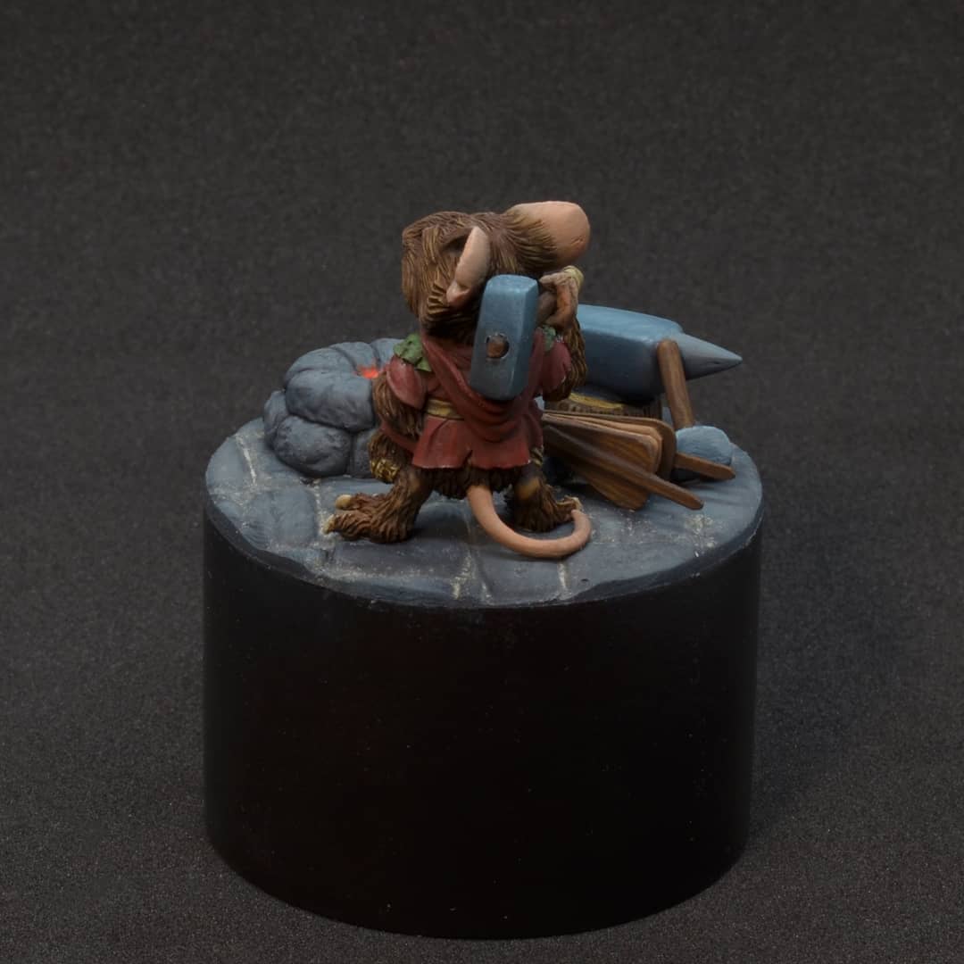 Haald from Mouse Adventure series
Blacksmith Mouse at work! A beautiful diorama by <a href="/we1tenwanderer/">Weltenwanderer</a>

Scale: #28mm

Buy 👉 scalebro.com/miniatures/mou…
Scalebro Casting
#miniaturepainting #resinkit #scalebro #mice #miceandmystics