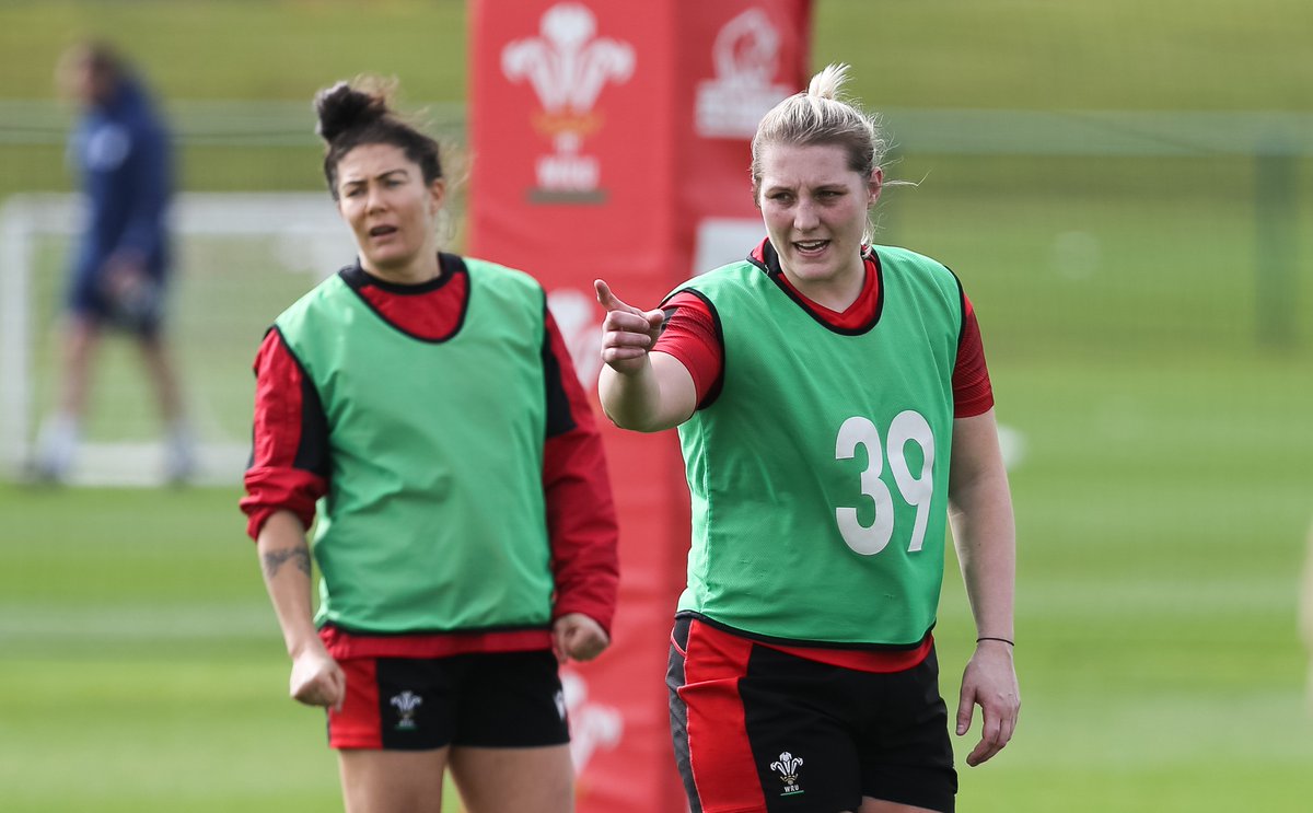 WelshRugbyUnion's tweet photo. 🏉MATCH PREVIEW as exciting #WalesWomen side given licence to play😜

🗞️Hear from new cap @JA_Roberts on her rise to international rugby from @BarnsleyLadies to @SaleSharksWomen and teaching Welsh in South Yorkshire! 👉 https://t.co/SolF8lqT9o 🙌 https://t.co/yNRvvCkgk9