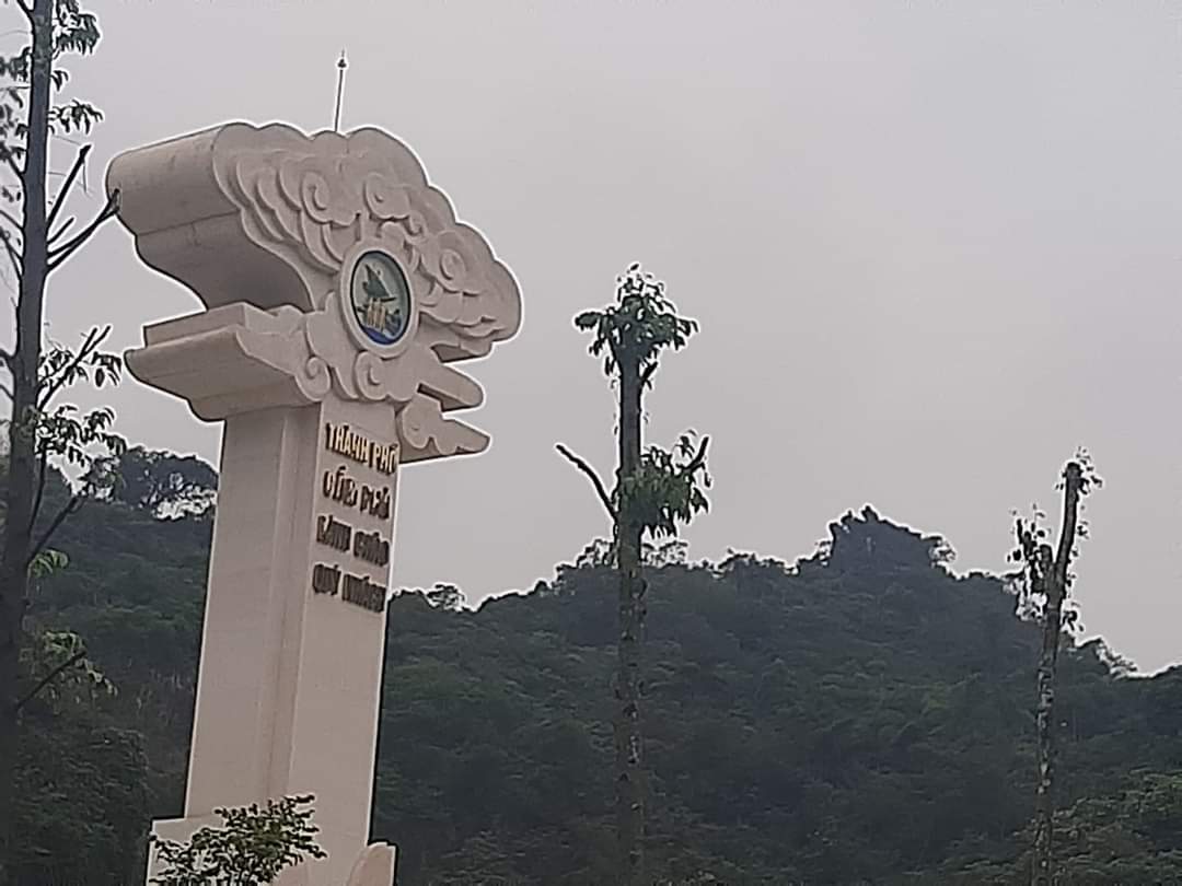 Our very own @eamonhanka is on the road again! 
"In cloudy Cam Pha for the weekend as high-flying Than Quang Ninh take on Binh Duong." Inspiring stuff