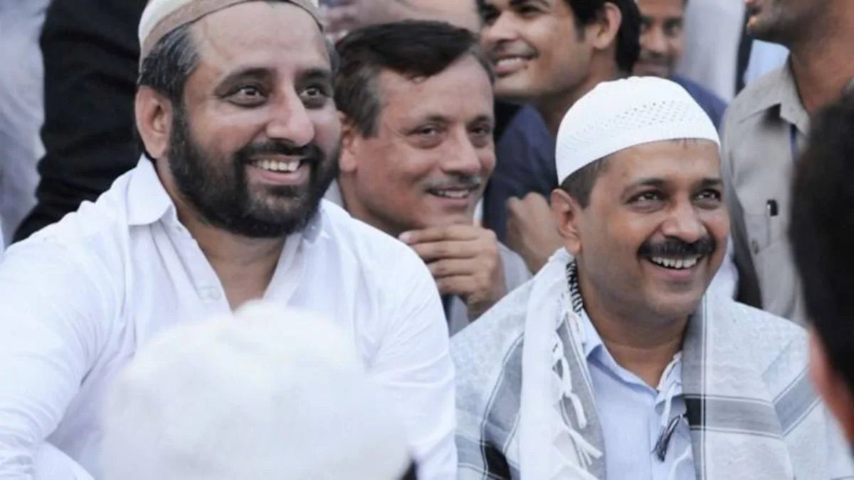 ने कोई अस्पताल बनाया और न कोई फ्लाईओवर बस रोहिंगयों को दिल्ली में बसाया। 

#कामचोर_अरविन्द_केजरीवाल