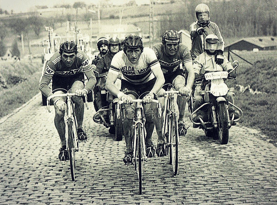 edupp10's tweet photo. Flandes está a la vuelta de la esquina... así que hablemos un poco de su historia. 

Las trincheras de Flandes, cuando De Ronde fue Guerra Civil. Dentro hilo. ⬇️ https://t.co/eXQ7kzThfU