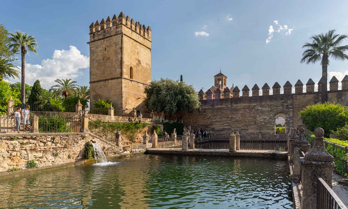 viveandalucia's tweet photo. #ViveAndalucia | Toma nota de una de las visitas imprescindibles cuando vengas a Córdoba:  el Alcázar de los Reyes Cristianos! https://t.co/UkphjmXcKp vía @espana_guide #Cordoba https://t.co/dMvpCbfltk