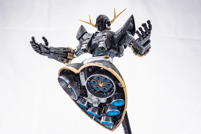 #4月になったのでフォロワーさんに自己紹介しようぜ
オリカラミキシングでガンプラばっか作ってる気まぐれモデラーです?
最近のお気に入りカラーは黒金☆
Youtubeで作品解説動画も上げてるので見ていただけると嬉しいです! 