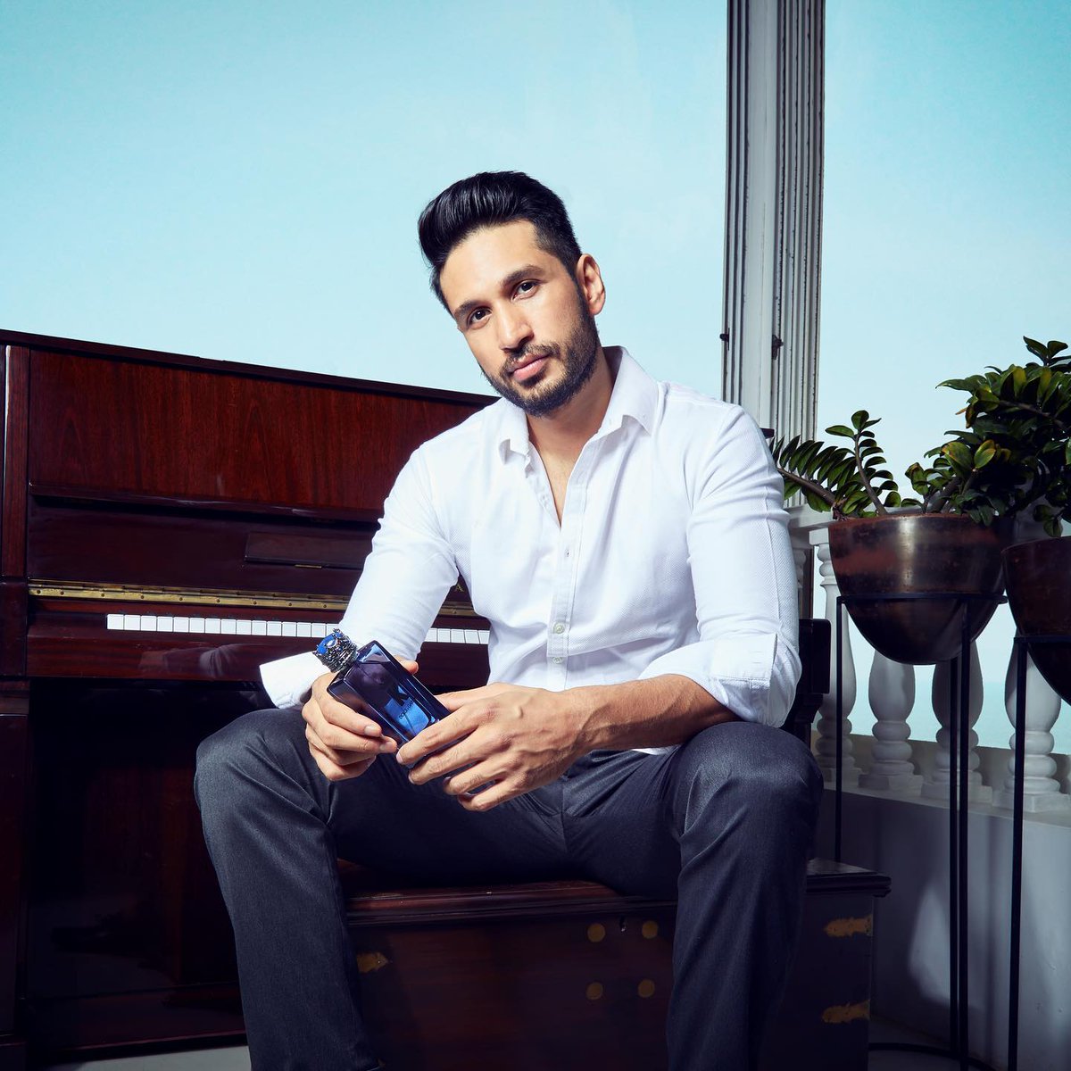 Focus on your passion and live like a King 👑 @arjun_kanungo 
@dolcegabbana ' perfume #DGBeauty #OwnYourCrown #kbydolcegabbana  #ArjunKanungo #arjunfam #fanungofam