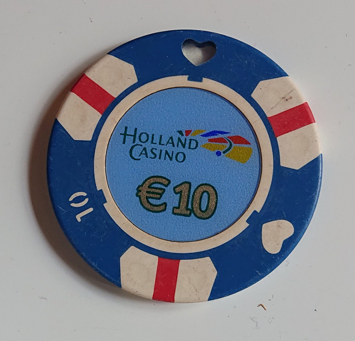 Voorjaarsschoonmaak, kwam een chip van <a href="/hollandcasino/">Holland Casino</a> tegen. Even afgestoft, doet het nog goed. Wel heimwee naar live poker nu. Is ie nog wel geldig straks? Ik vraag dit voor een vriend. Nog even volhouden <a href="/MCOP/">MCOP Amsterdam</a> <a href="/LindaBeems/">Linda Beems</a> @BorstelBreda <a href="/PokerSeriesNL/">HC Poker Series</a>