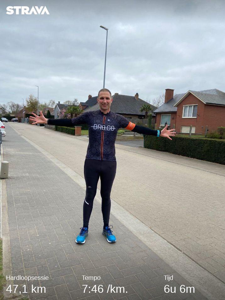 WouterVanHoorne's tweet photo. One More Loop

Elk uur op een zelfgemaakt parcours van minimum 6,7km een rondje lopen. Klokslag op het uur mag je aan je volgende rondje starten. Dit tot de uitputting.
Het werken uiteindelijk 7 rondjes. Goed voor in totaal 46,9 km (GPS 47,15)

https://t.co/VlUmFUEg7O https://t.co/ey0yl7b2rf