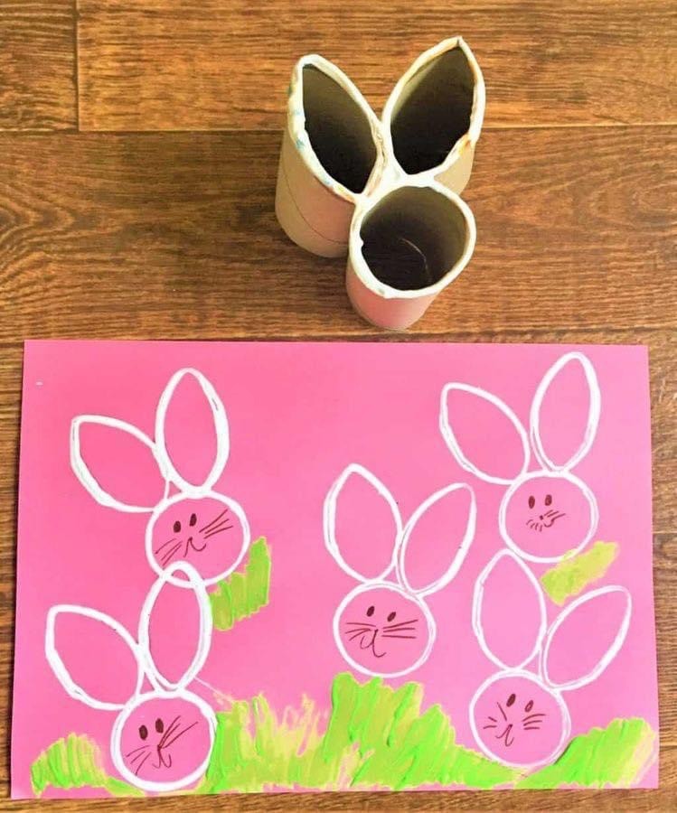Happy Easter weekend everyone! 🐣

Here's a fun crafts idea - all you need is some paper, paint and some toilet roll core to make these cute Easter bunnies 🐰

#HappyEaster #EasterCrafts #EasterBunny #Bunnies #PasgHapus #Crafts