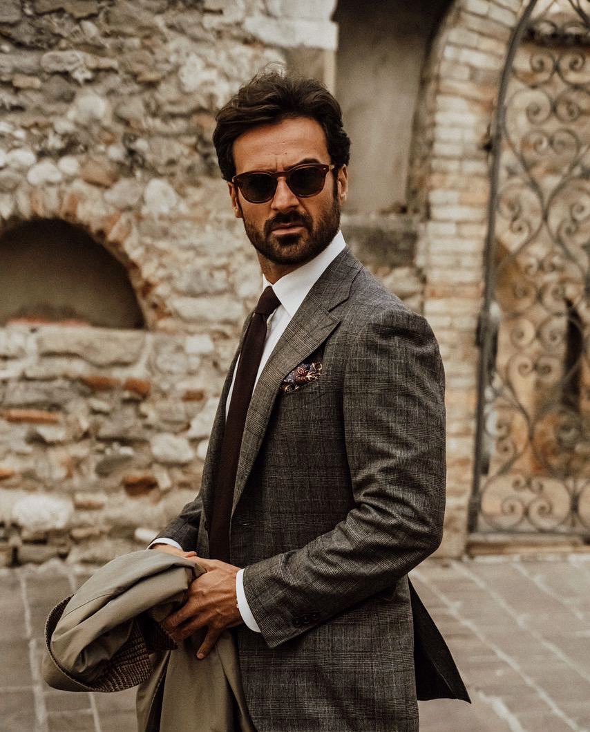 TheCloosCorp's tweet image. Understated class with @giorgiogiangiulio wearing our Passable - Bourbon. 

Named after exquisite Passable Beach, the design of this frame is vintage-inspired with refined details that gives the model an unpretentious, yet aesthetic look. #ThePassable #TimelessFrames