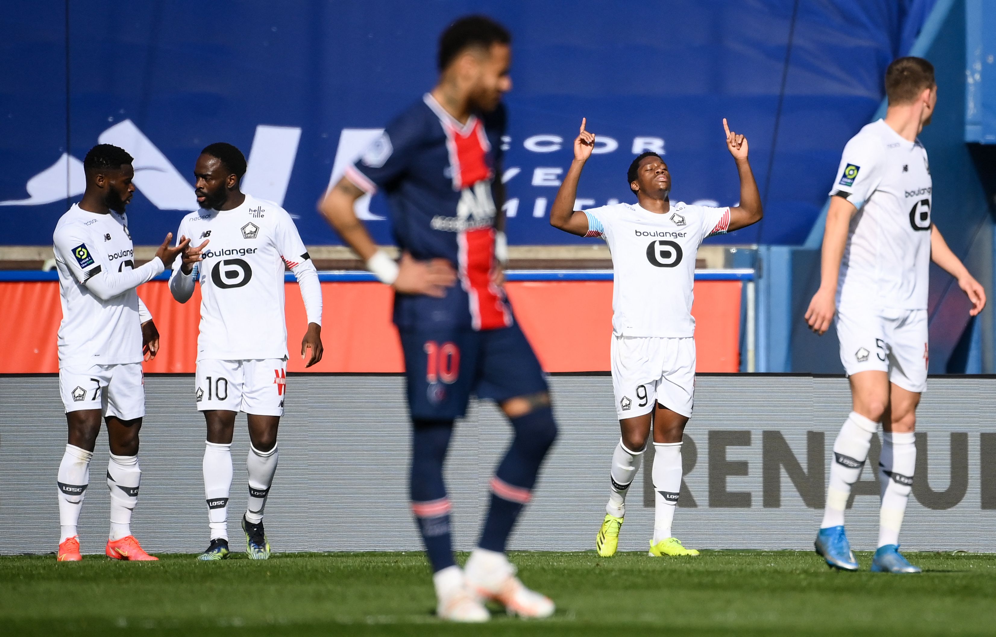 B/R Football on X: "21-year-old Canadian Jonathan David put Lille up 1-0 vs.  PSG in a crucial Ligue 1 title race match up 🇨🇦 He was then replaced by  Timothy Weah in