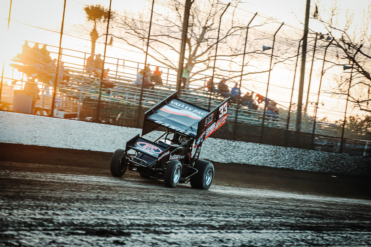 It's Raceday once again at @I55raceway tonight with <a href="/WorldofOutlaws/">World of Outlaws</a>. #MDR