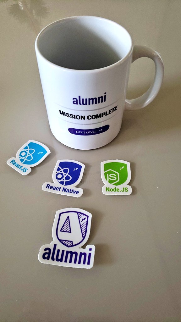 _LuizWhite's tweet photo. @rocketseat chegou!!
Top!

Acho q fui um dos últimos haha
#missioncomplete #neverstoplearning https://t.co/bfIN0LrGWW