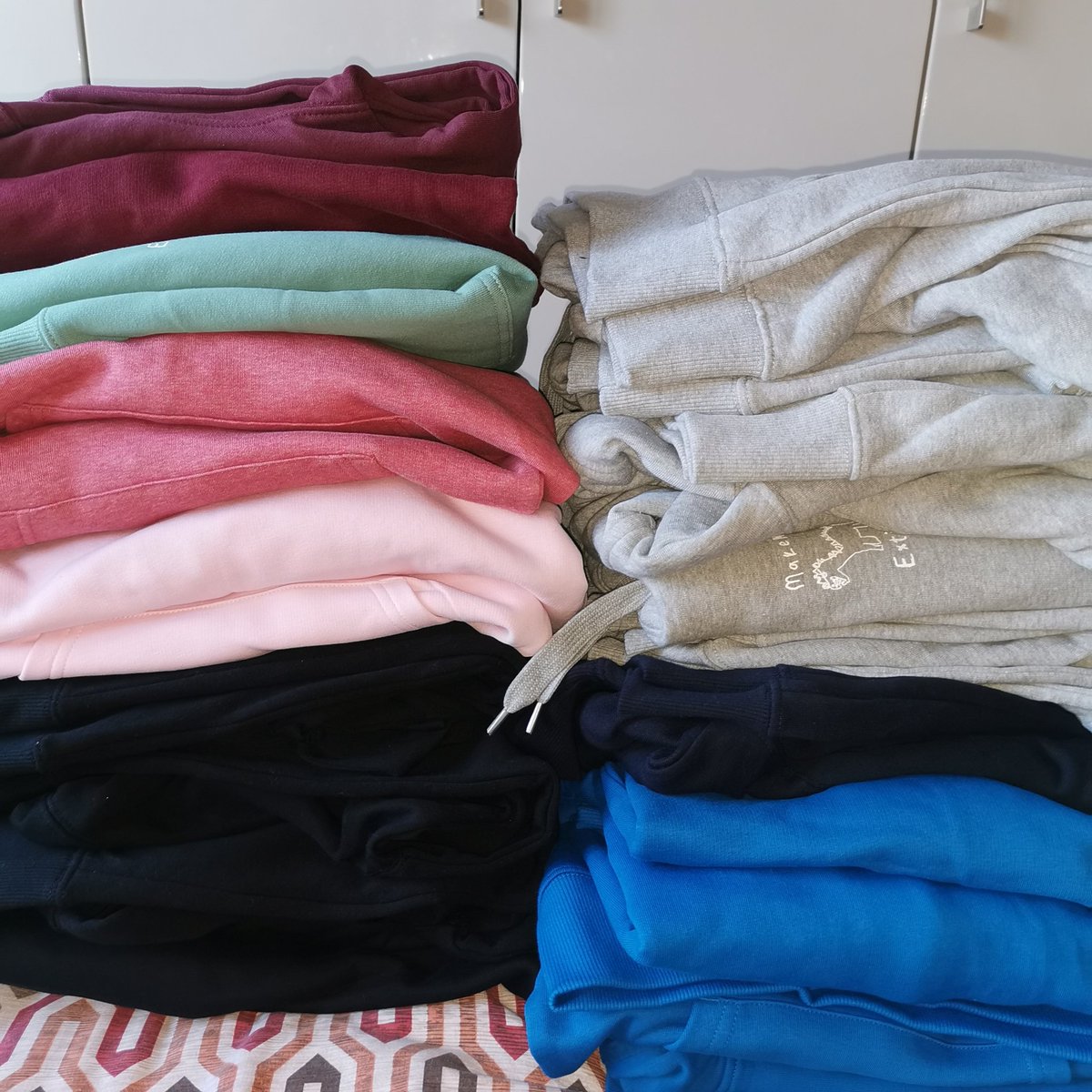 MakeMnd's tweet image. Delivery day 🧡💙 next order going in on Tuesday @MNDA_WestYorks @Rob7Burrow @DarbyRimmerMND