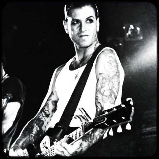 Happy Birthday Mike Ness!

Punk Rock Heart
Now Playing 
Link in bio   