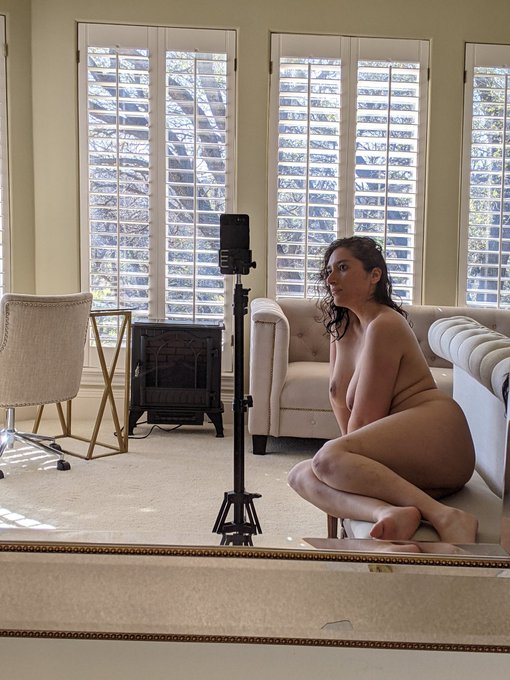 House sitting today, WBU? https://t.co/TZHBDSbCp4