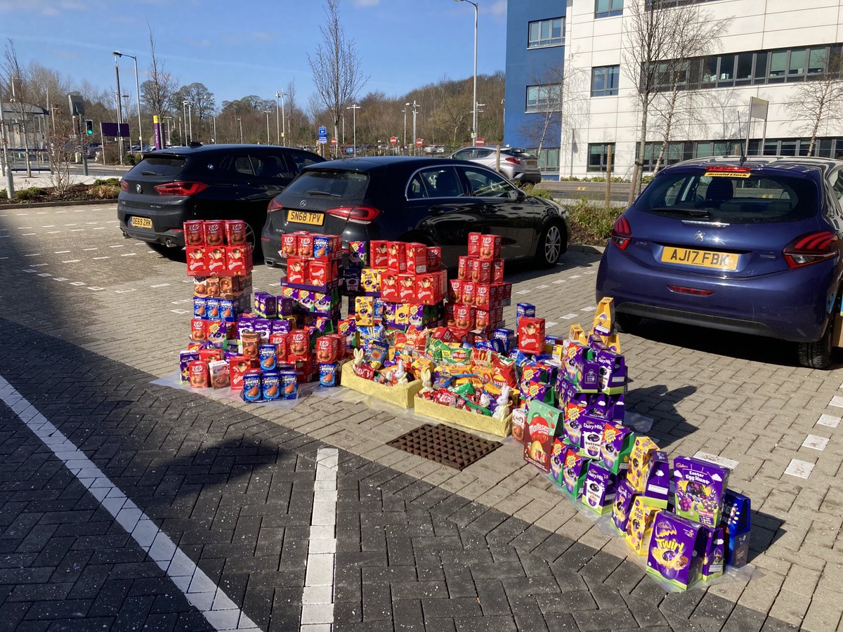 hamishsimpson50's tweet photo. Tesco convenience group 702 donated over 300 eggs to the Sick Kids Edinburgh hospital so every child,including those visiting A&amp;E this weekend will get an egg.
Well done Tesco 🐣🐣⁦@edinburghpaper⁩ https://t.co/0TIms9jwwv