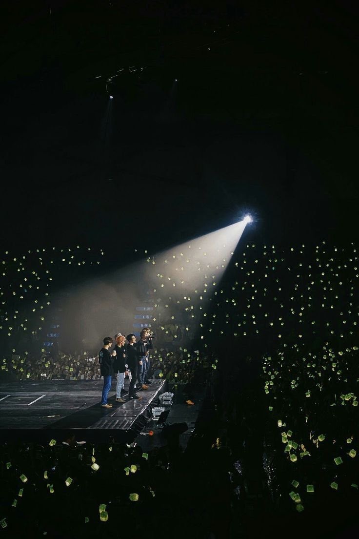 dilapujo's tweet photo. 📖 JAEYONG LOKAL AU 📖 

シ behind the crafesta シ

Seperti namanya yang memiliki arti menerangi. Baskara tidak sadar kalau selama ini dengan hanya sebuah keberadaannya, orang-orang di sekitarnya merasa terang. https://t.co/whZgNNcnfC